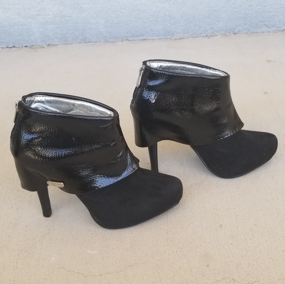 Dereon Black Patent Leather & Suede Booties - Picture 5 of 7